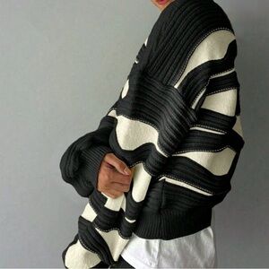 Black Casual Women's Round Neck Wave Stripe Color Long-Sleeved Knit Sweater